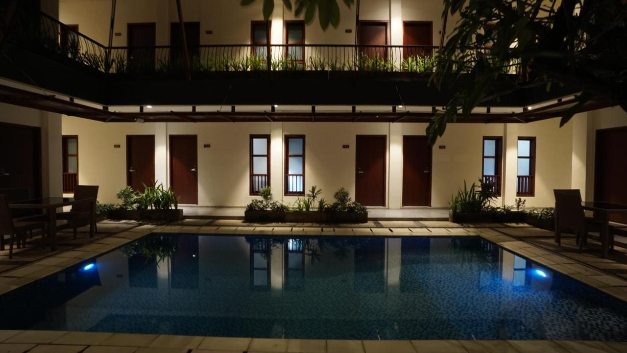 Reddoorz Near Legian Street Hotel ภายนอก รูปภาพ