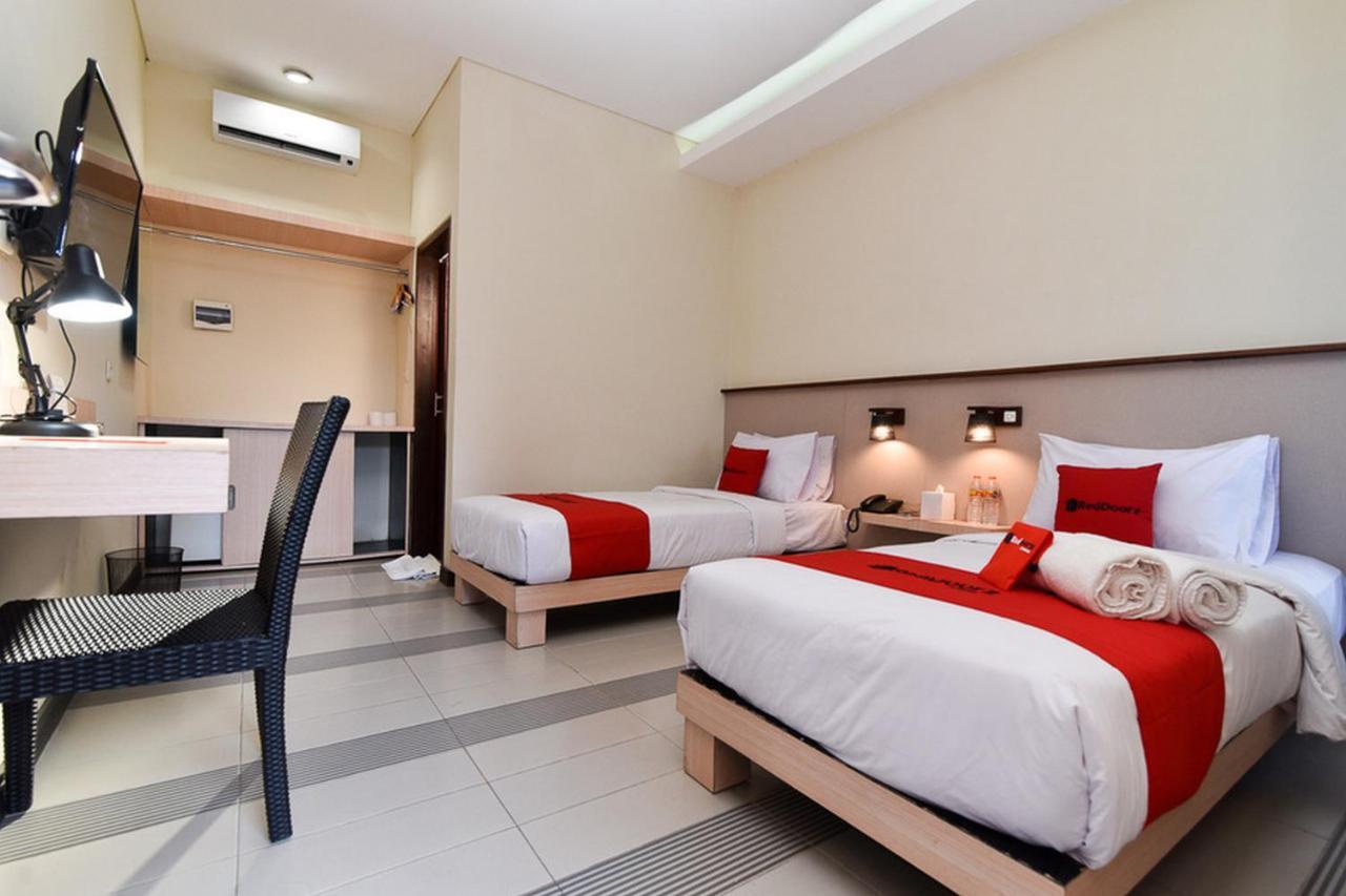 Reddoorz Near Legian Street Hotel ภายนอก รูปภาพ